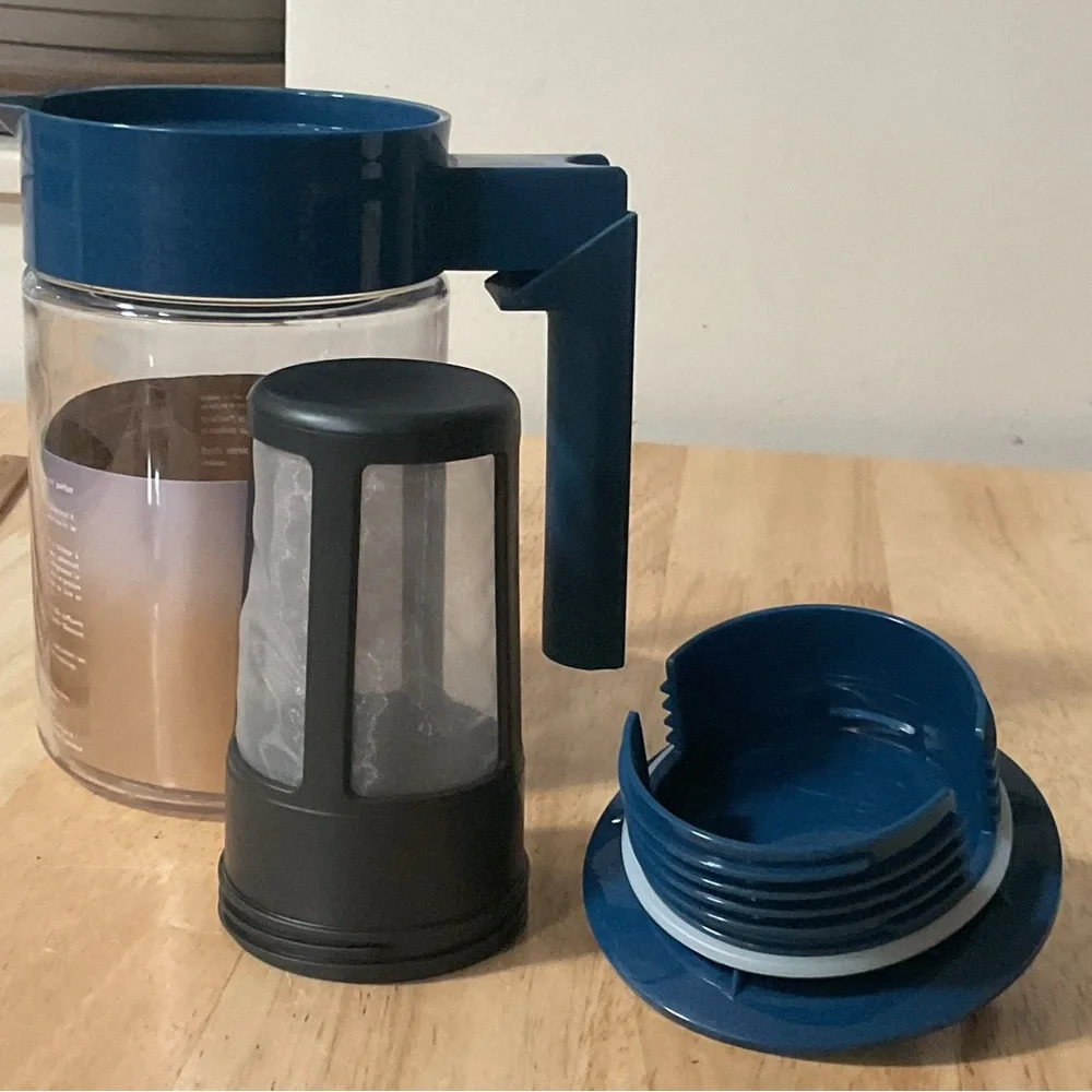 Teavana Iced & Hot Tea Infusion Flavored Water Pitcher 24 oz Blue Handle and Lid